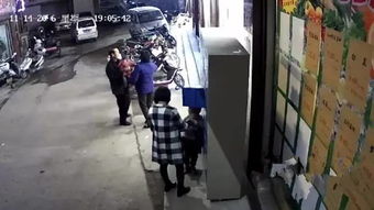 超市回应女子将孩子放绿豆框里玩耍
